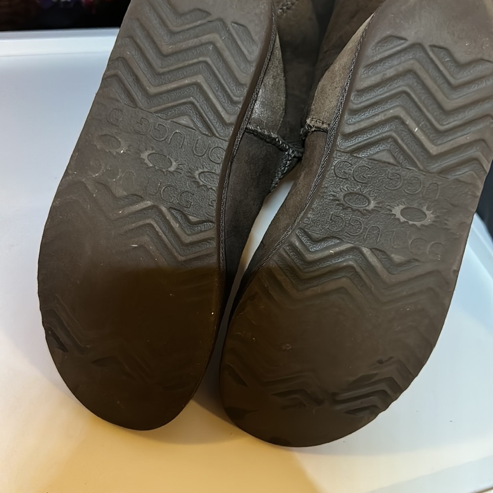 UGG Boots - Picture 7 of 8